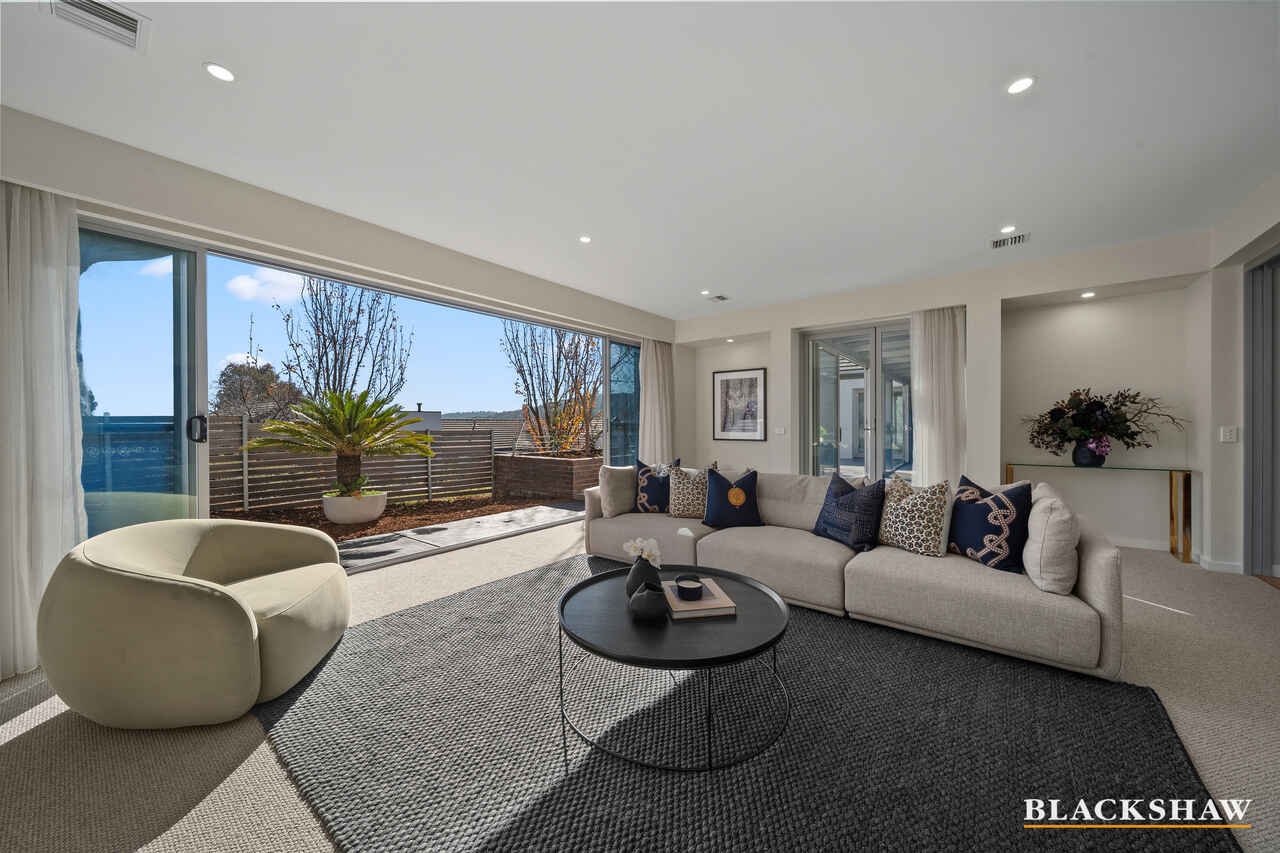 8/15 Dalman Crescent O'Malley