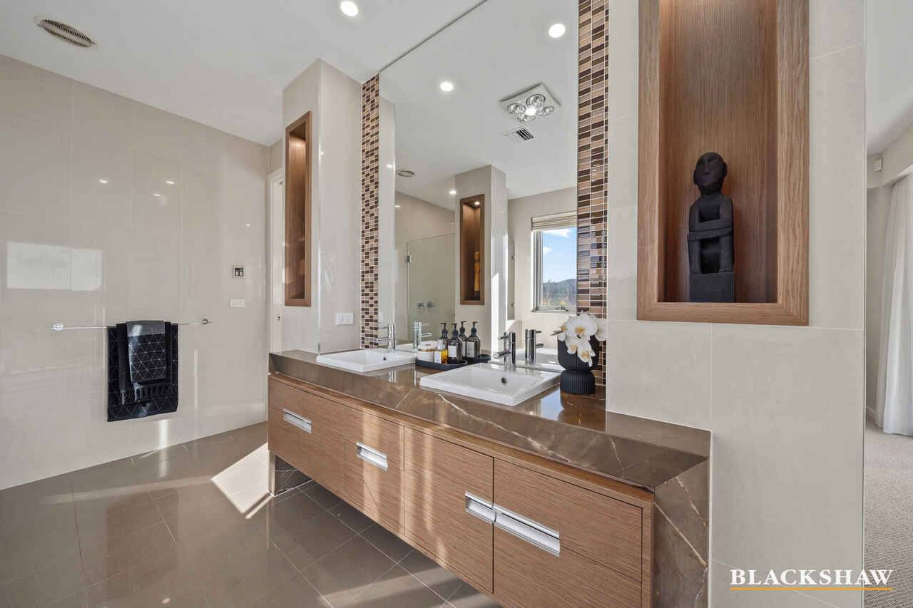 8/15 Dalman Crescent O'Malley