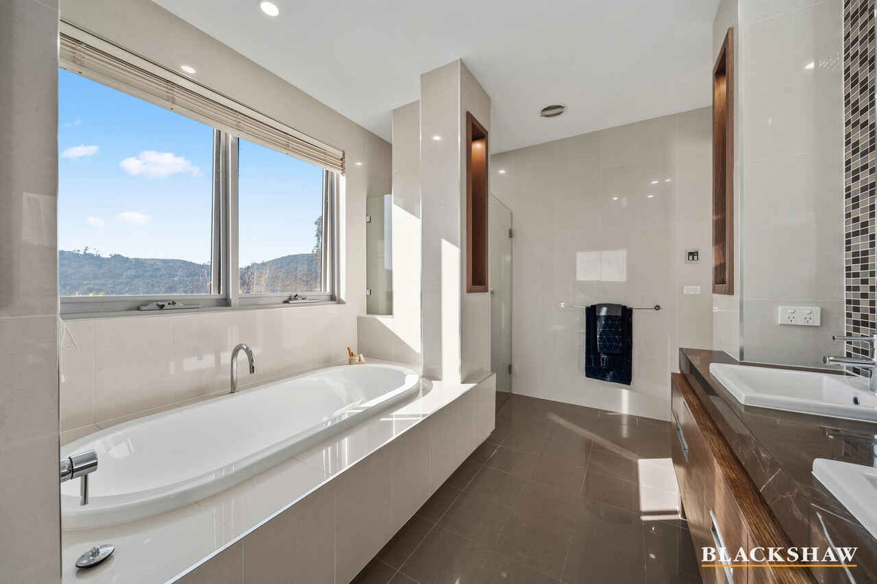8/15 Dalman Crescent O'Malley