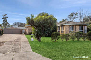 2 Dolling Crescent Flynn
