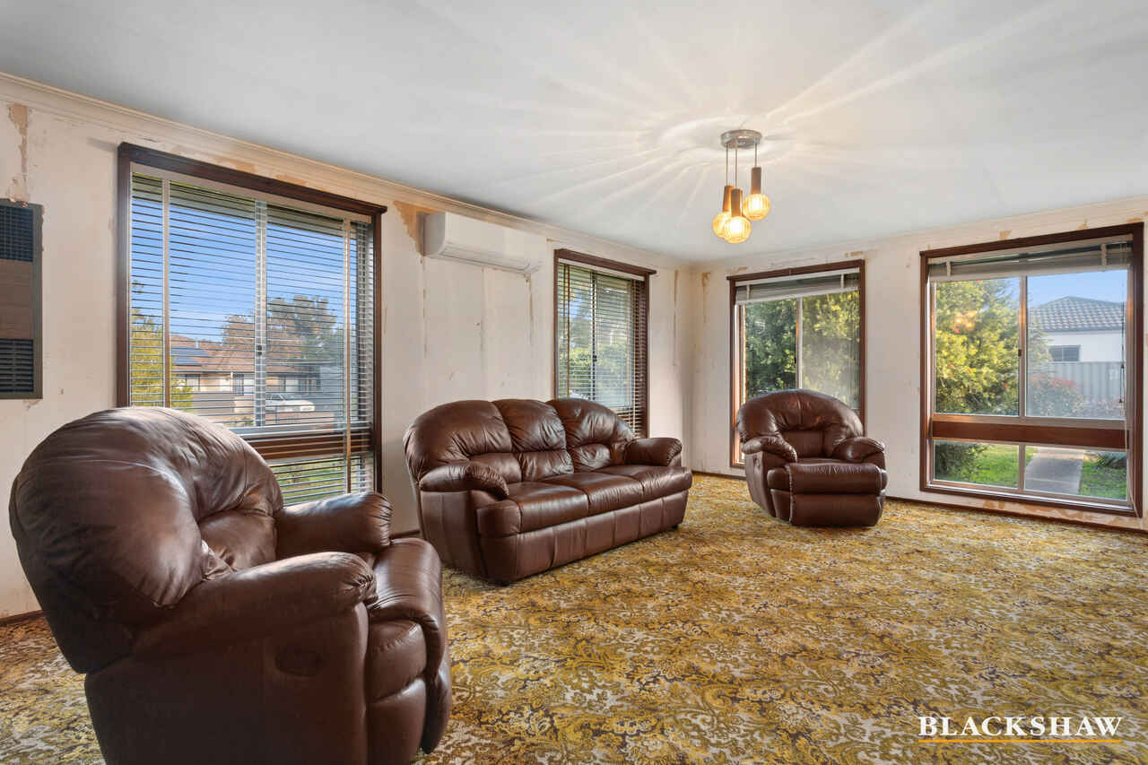 2 Dolling Crescent Flynn