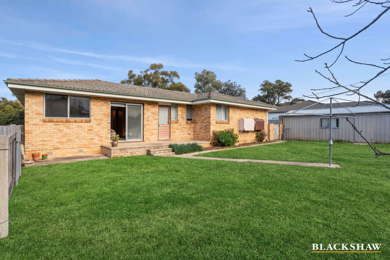 2 Dolling Crescent Flynn