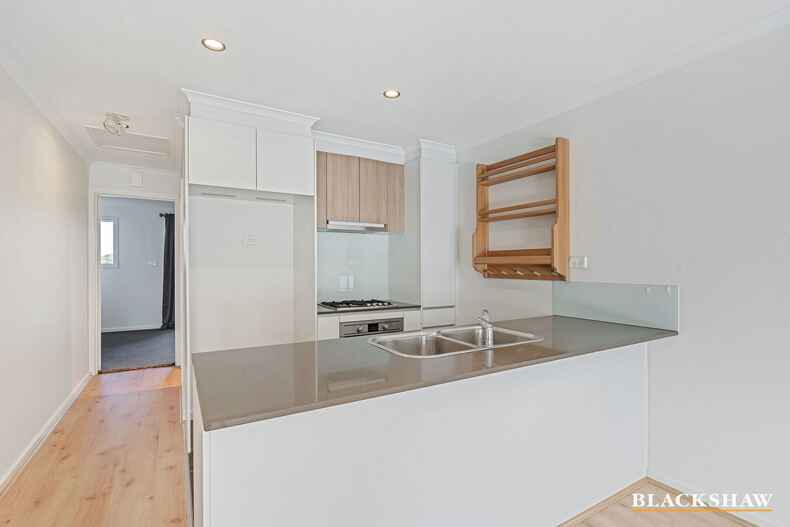 30/41 Pearlman Street Coombs