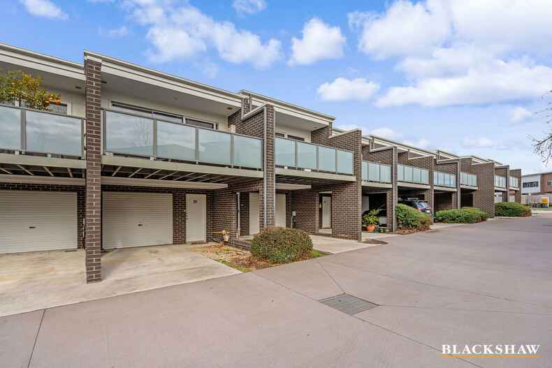 30/41 Pearlman Street Coombs