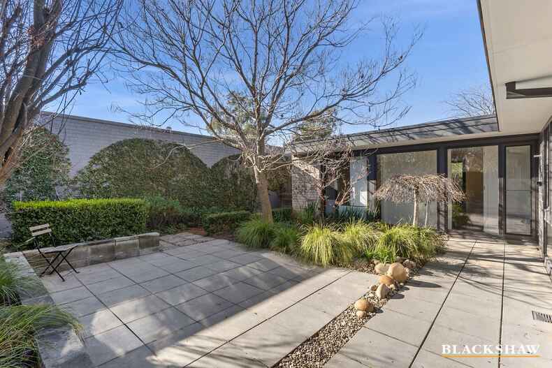 73 Chirnside Circuit Kambah