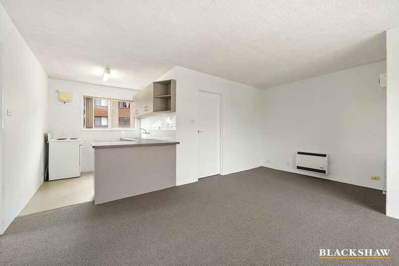 1/102 Henderson Road Queanbeyan
