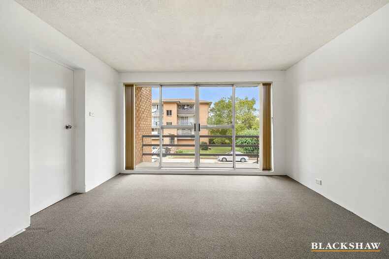 1/102 Henderson Road Queanbeyan