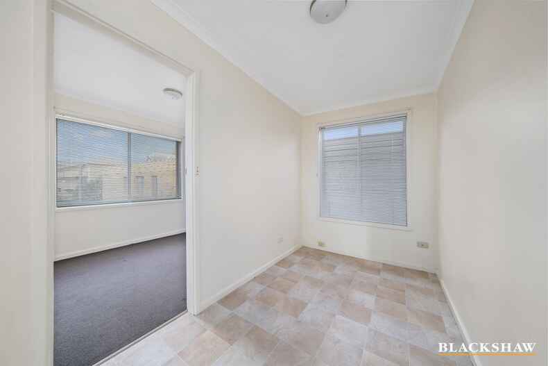 2/31 Macquoid Street Queanbeyan East