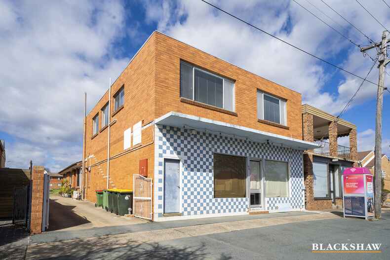 2/31 Macquoid Street Queanbeyan East