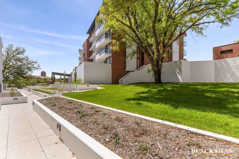129/19 Captain Cook Crescent Griffith