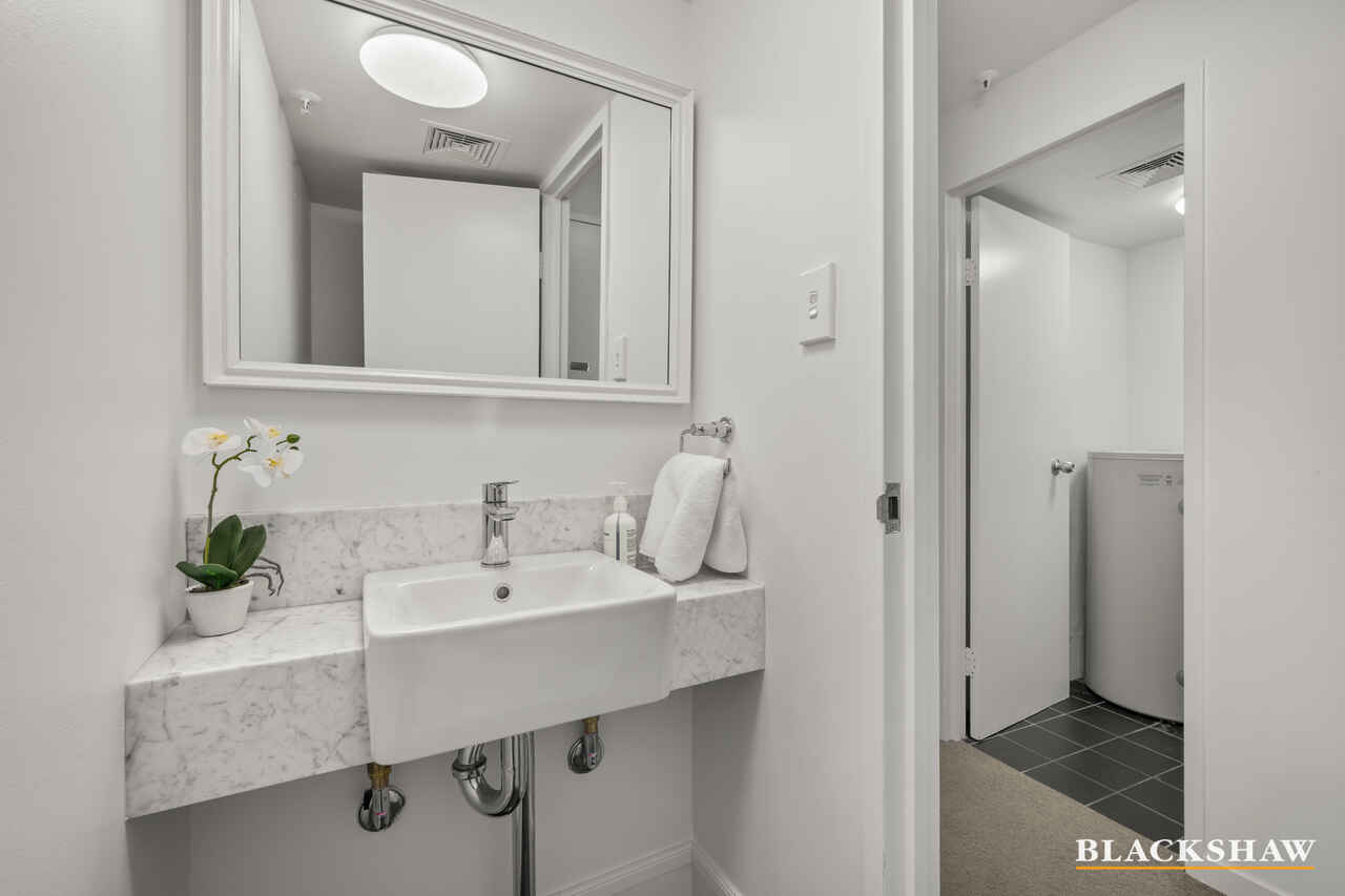 207/2 Marcus Clarke Street City