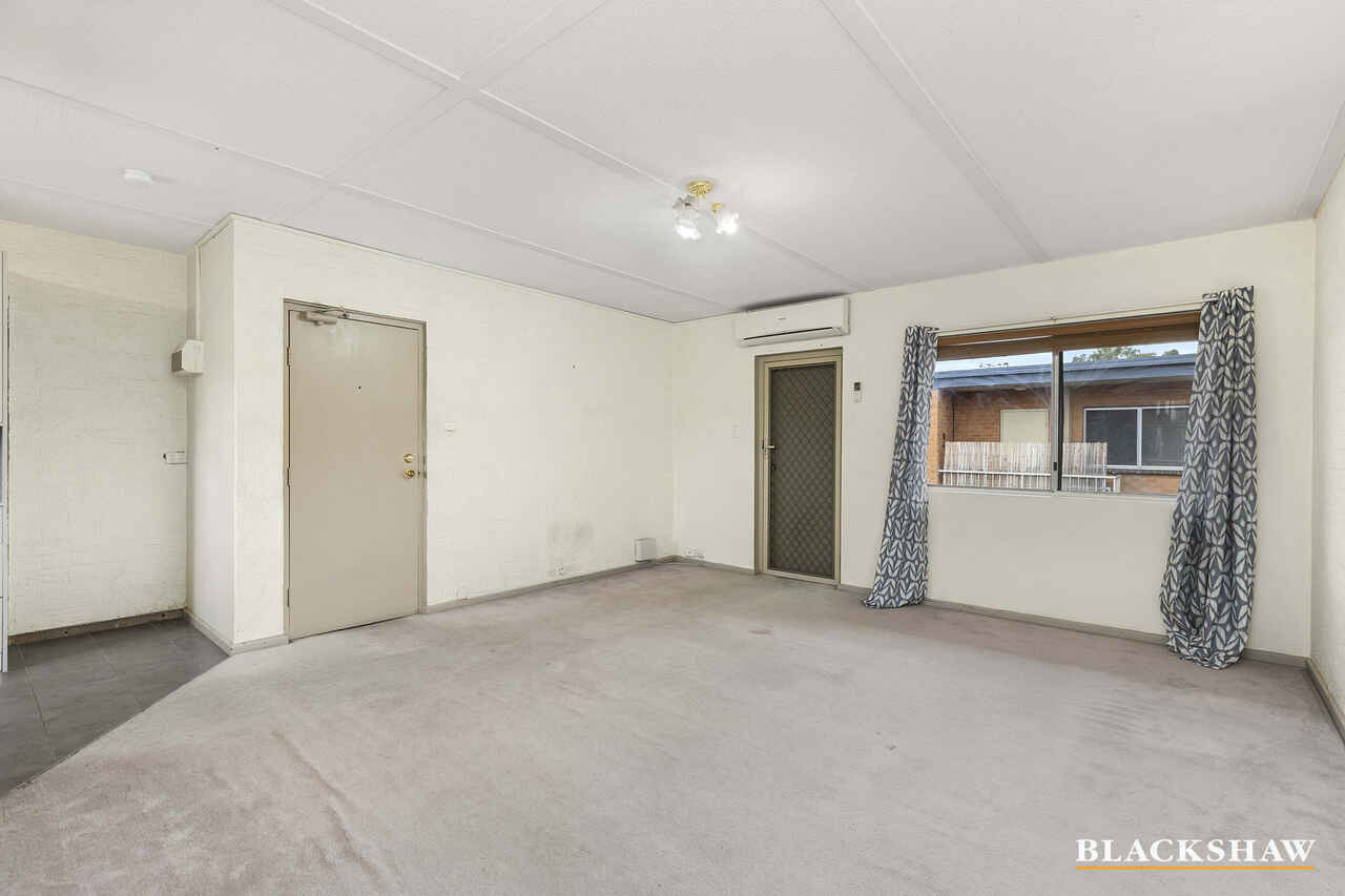 11/18 Booth Street Queanbeyan