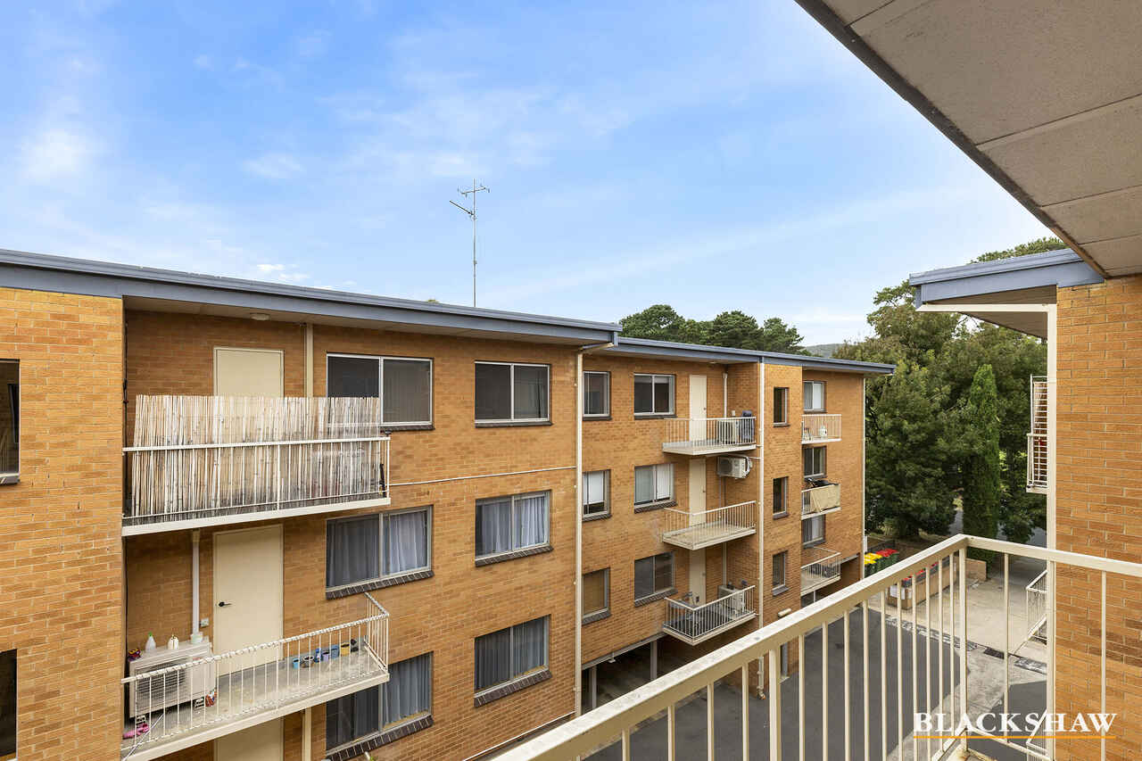 11/18 Booth Street Queanbeyan