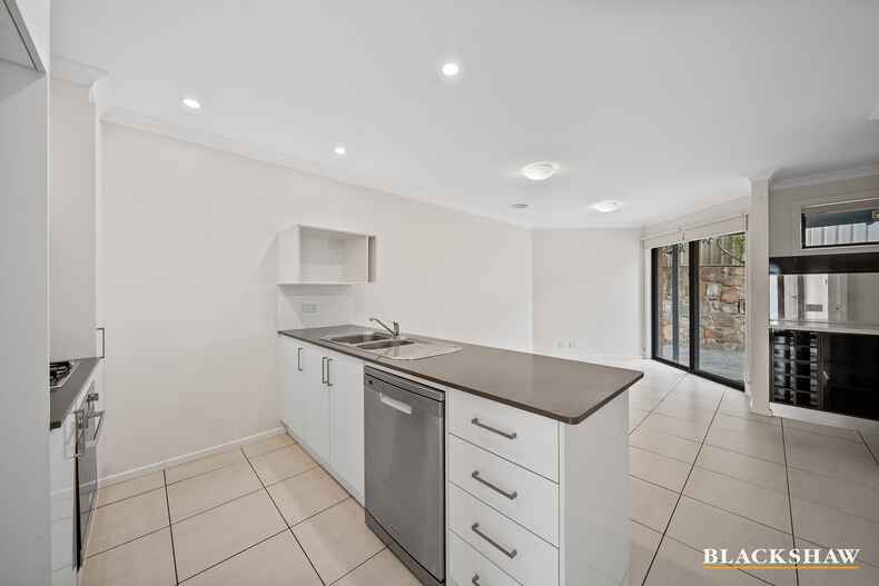 6/19-21 Henderson Road Queanbeyan