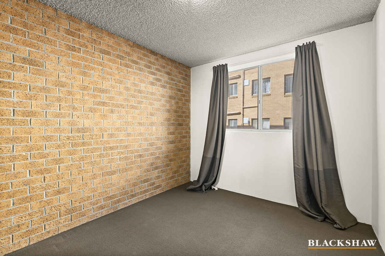 2/85 Derrima Road Queanbeyan