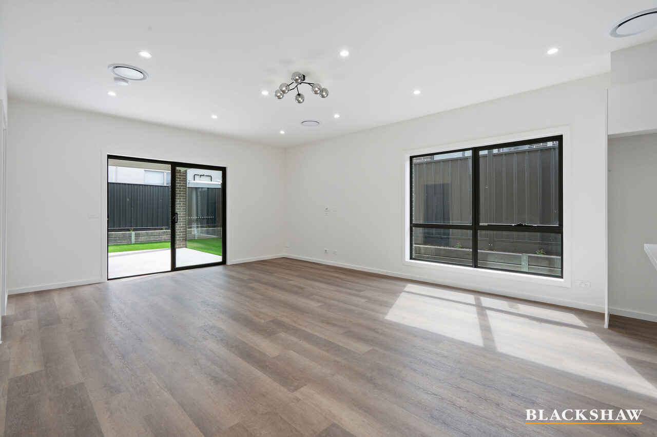 196 Robin Boyd Crescent Taylor