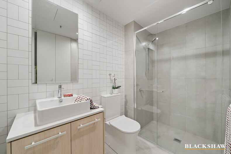 75/11 Irving Street Phillip