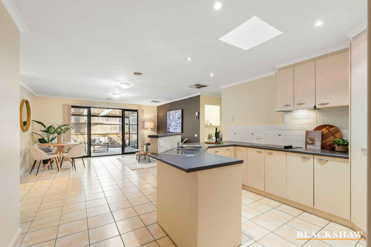 10/121 Streeton Drive Stirling