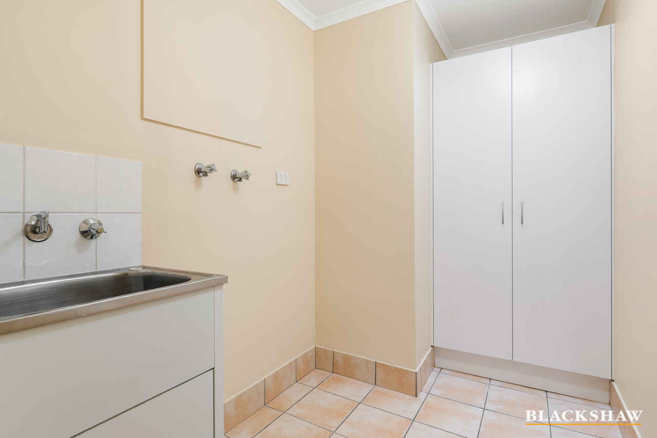 10/121 Streeton Drive Stirling