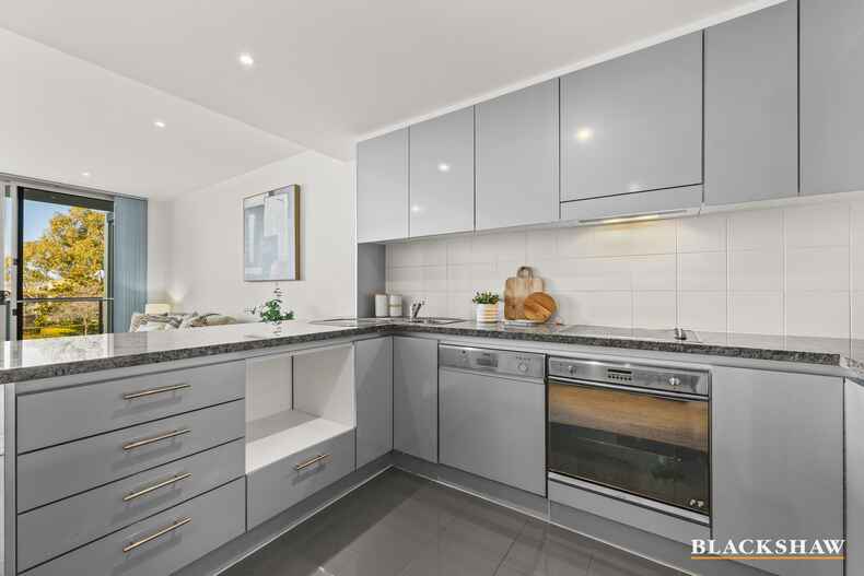 2/47 Blackall Street Barton