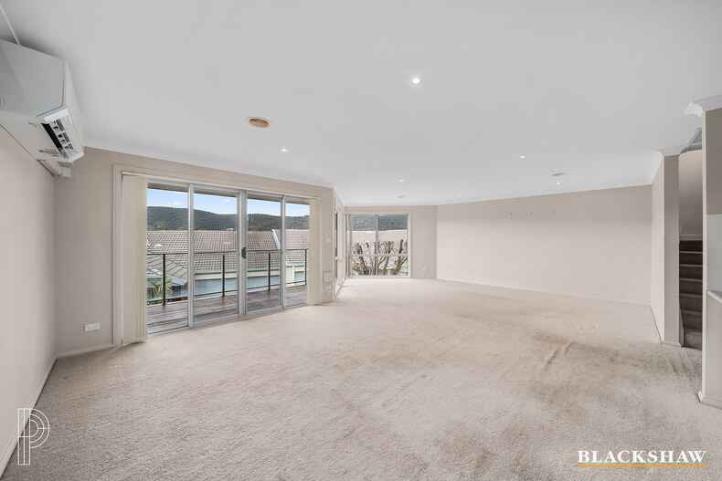 7/11 Doeberl Place Queanbeyan