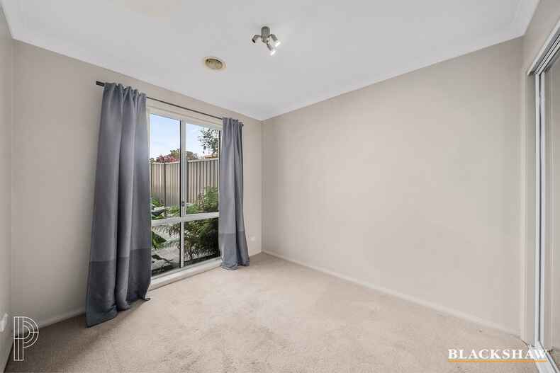 7/11 Doeberl Place Queanbeyan
