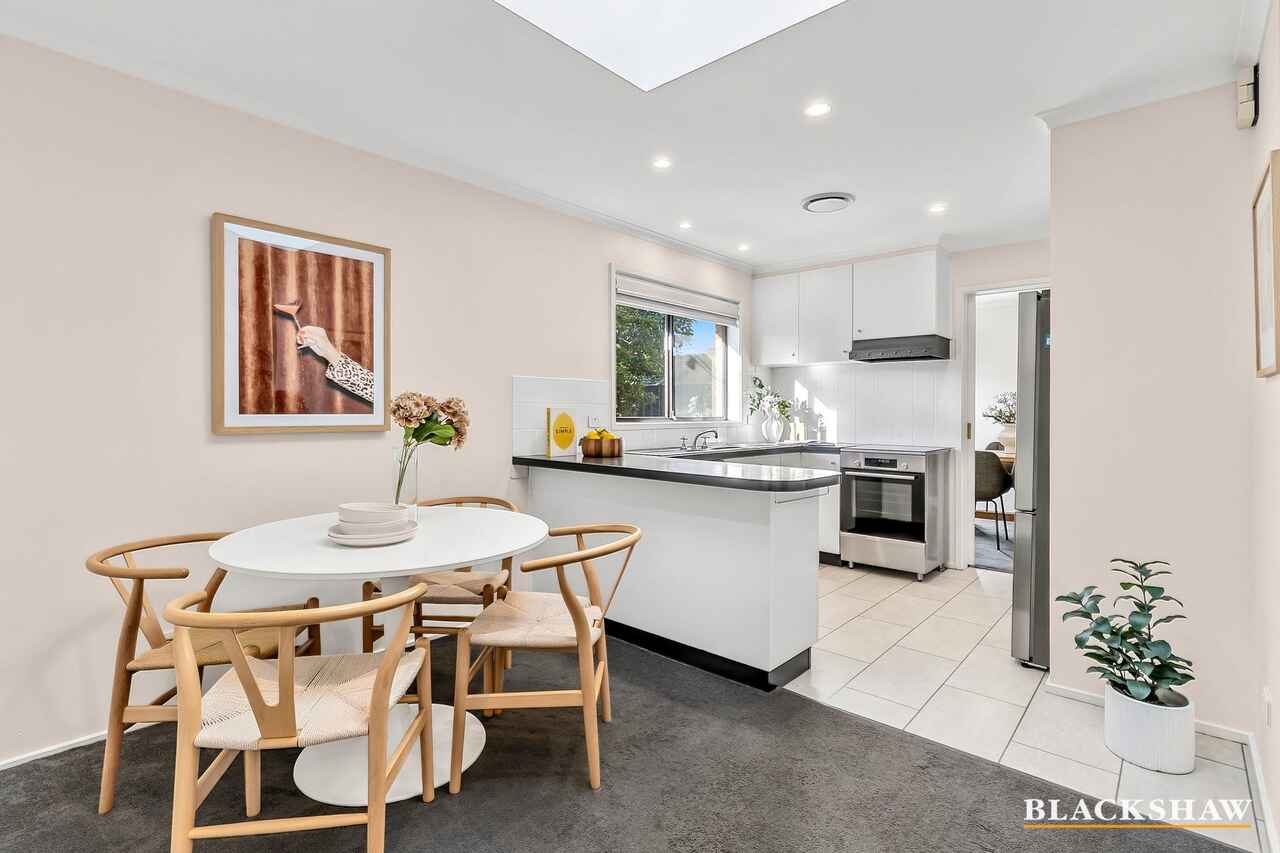 6/8 Walhallow Street Hawker