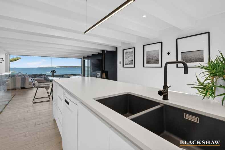 6 Sandy Place Long Beach