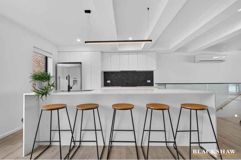 6 Sandy Place Long Beach