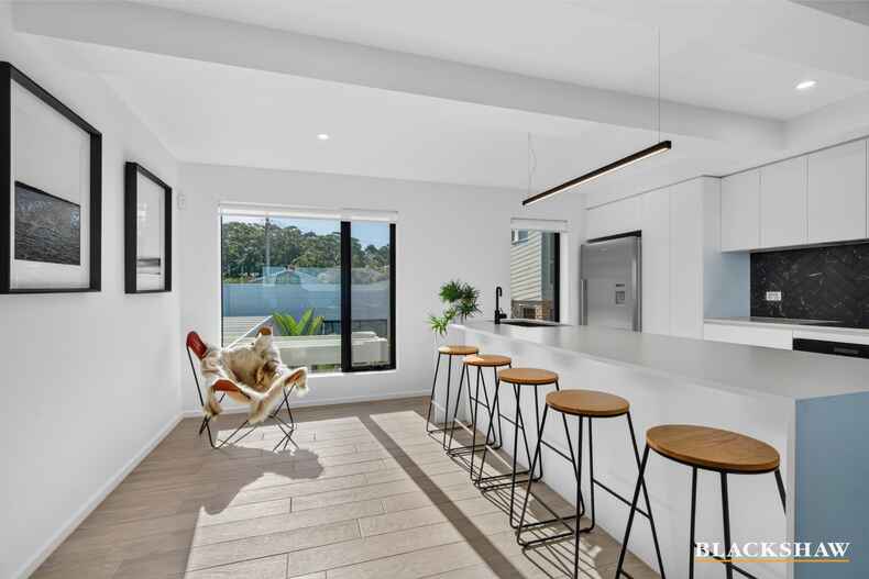 6 Sandy Place Long Beach