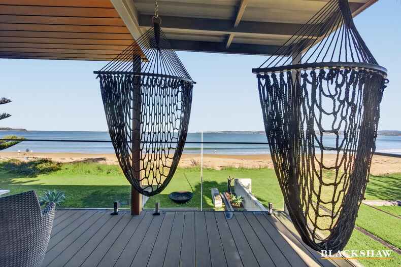 6 Sandy Place Long Beach