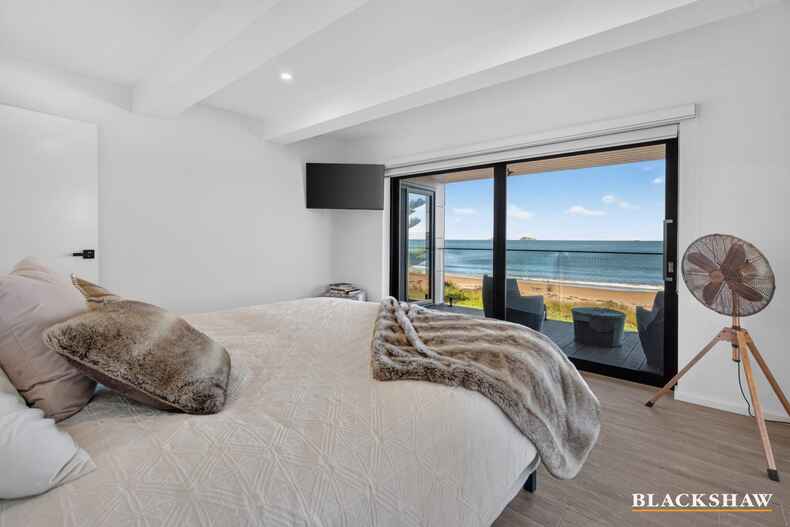 6 Sandy Place Long Beach