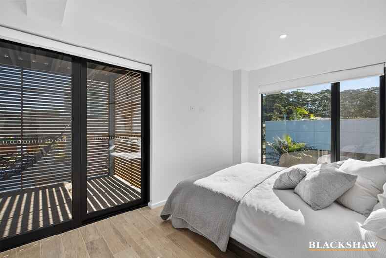 6 Sandy Place Long Beach