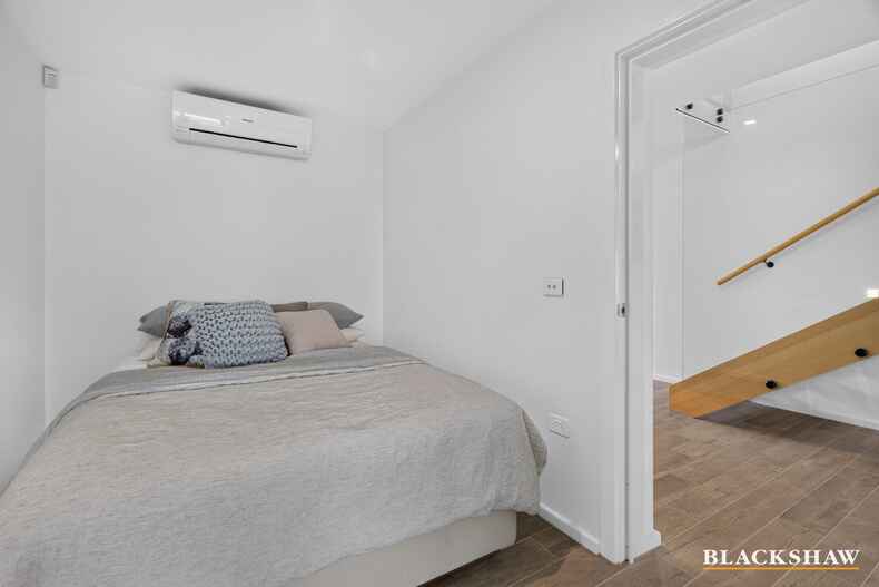 6 Sandy Place Long Beach