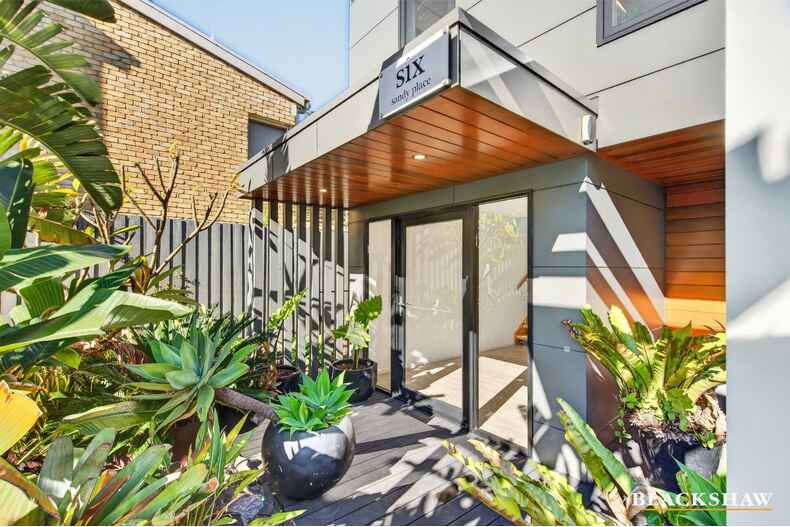 6 Sandy Place Long Beach