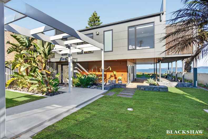 6 Sandy Place Long Beach