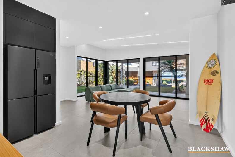 6 Sandy Place Long Beach