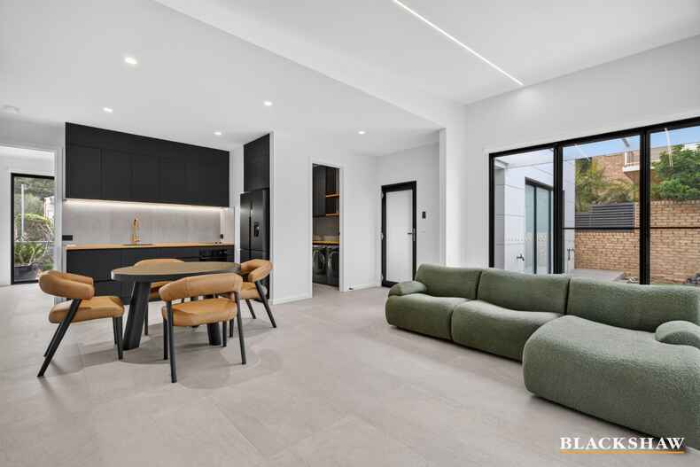 6 Sandy Place Long Beach