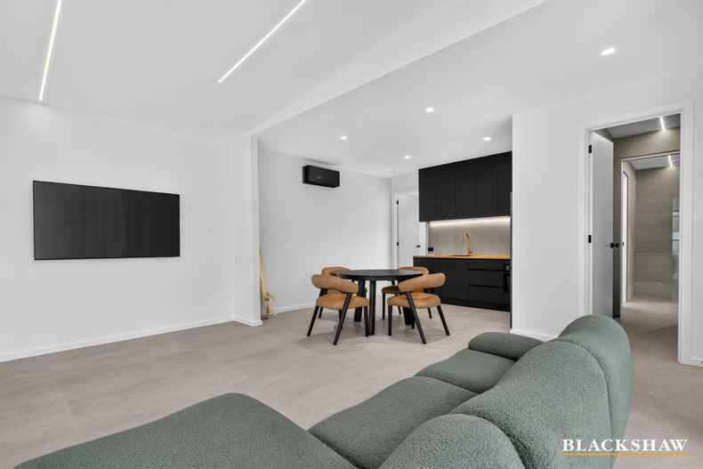 6 Sandy Place Long Beach
