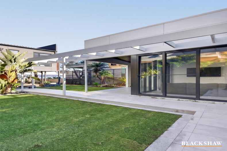 6 Sandy Place Long Beach