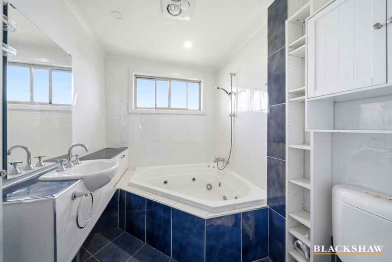 4/10 Nimmitabel Street Queanbeyan West