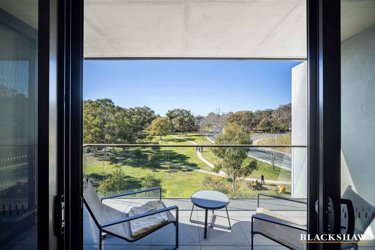 92/81 Constitution Avenue Campbell