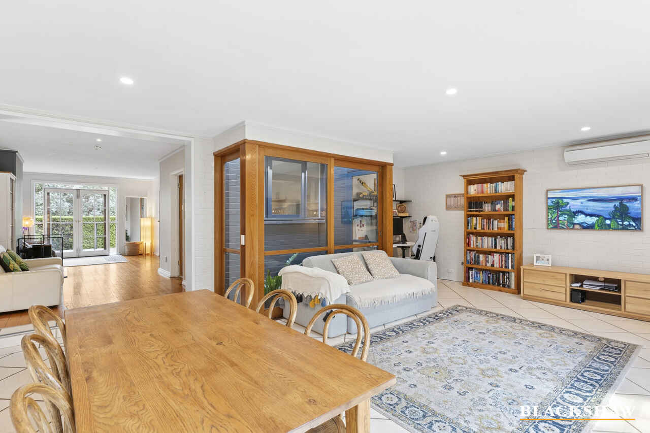 60 Hampton Circuit Yarralumla