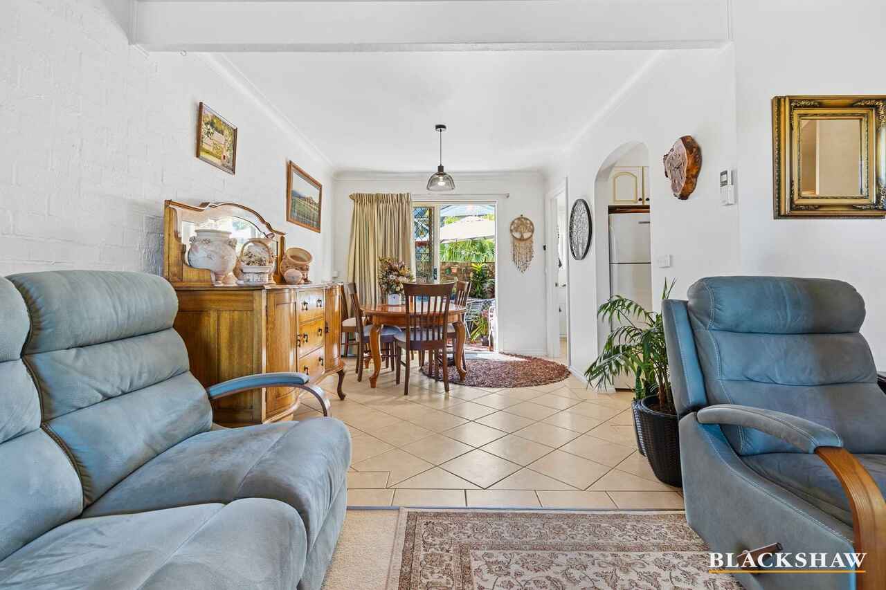 2/2 Lisa Place Sunshine Bay