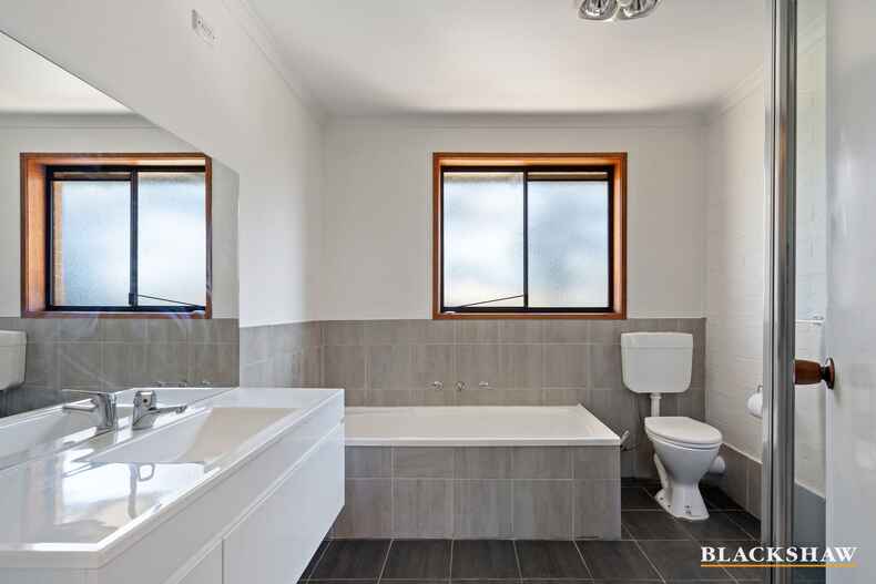 3/124 De Burgh Street Lyneham