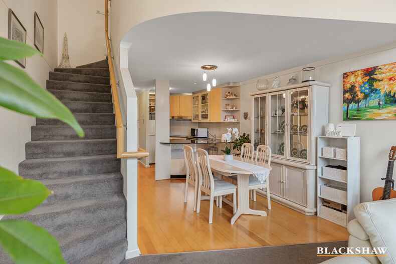 30/18 Captain Cook Crescent Griffith