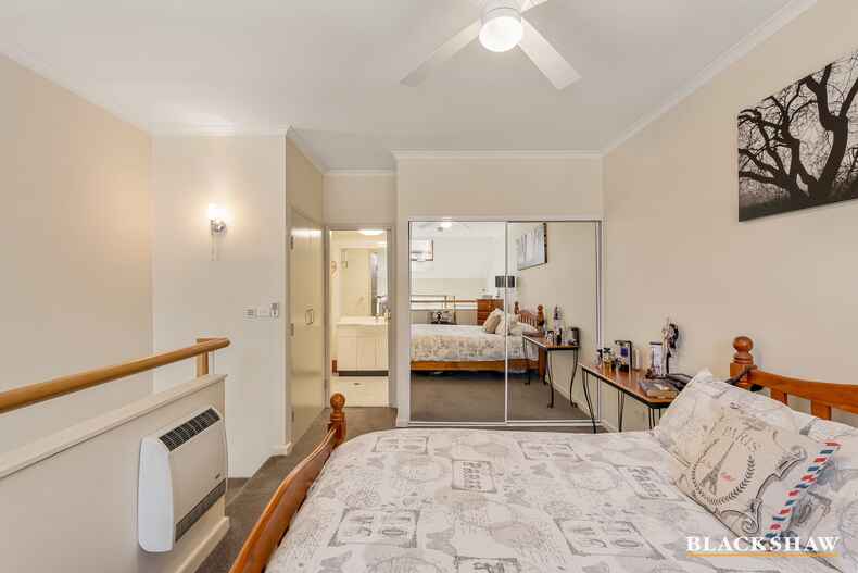 30/18 Captain Cook Crescent Griffith