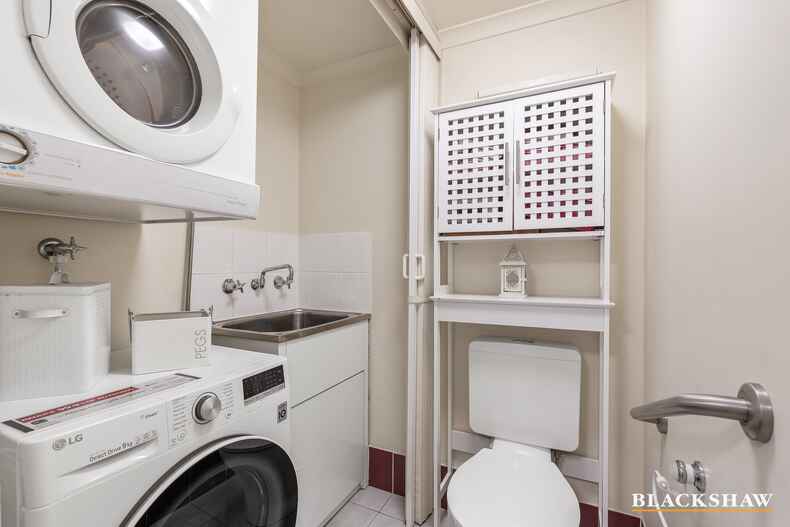 30/18 Captain Cook Crescent Griffith