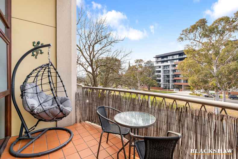 30/18 Captain Cook Crescent Griffith