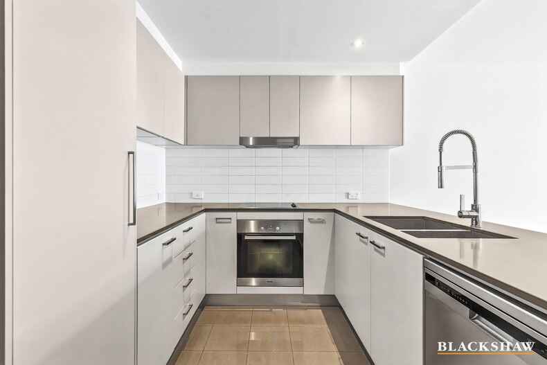37/71 Giles Street Kingston